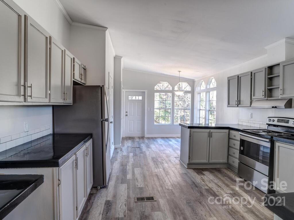 18 Tootsie Lane Candler NC 28715