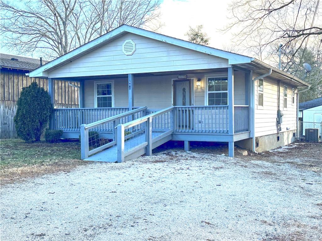 601 Maple Street Brevard NC 28712