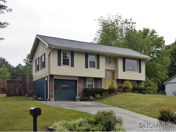 4 King Arthur Place Asheville NC 28806