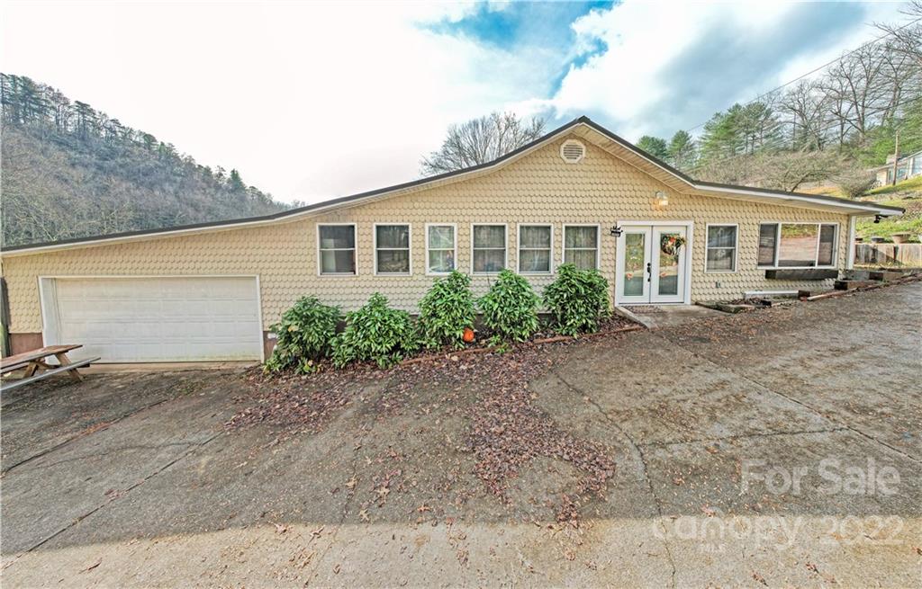 1303 Cashiers Valley Road Brevard NC 28712
