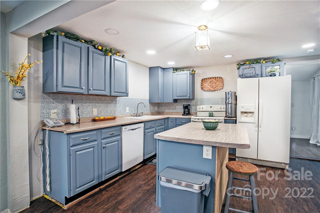 1303 Cashiers Valley Road Brevard NC 28712