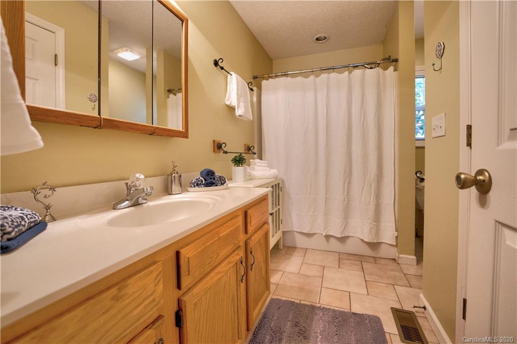 16 Ox Creek Road Weaverville NC 28787