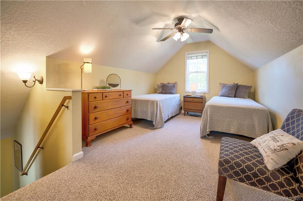 16 Ox Creek Road Weaverville NC 28787