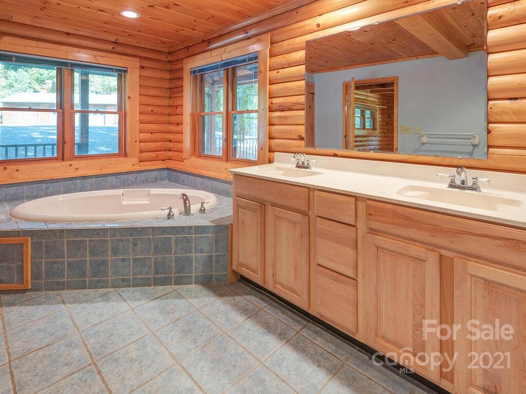 40 Chambers Drive Weaverville NC 28787