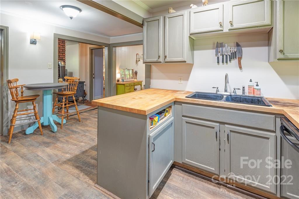 272 Parker Road Asheville NC 28805