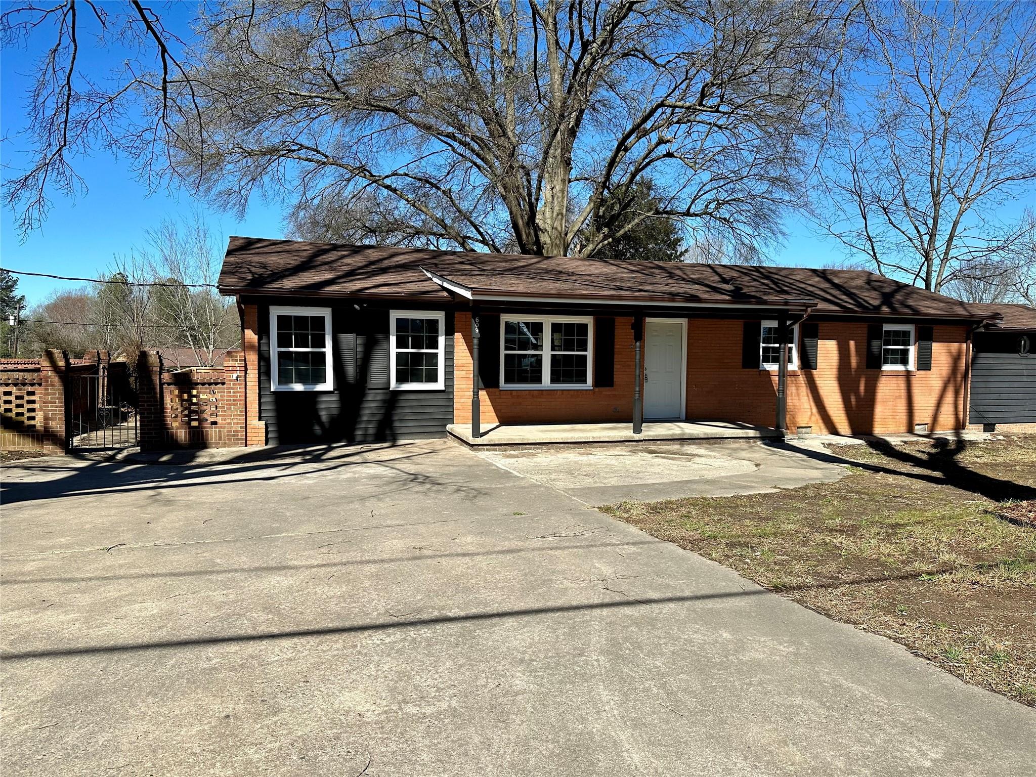 609 Falcon Circle Shelby NC 28150