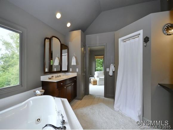 128 Hawk Ridge Asheville NC 28804