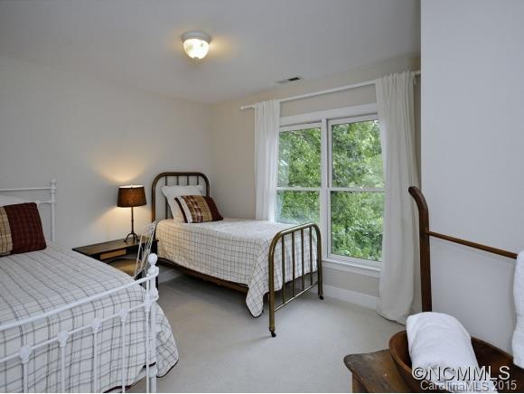 128 Hawk Ridge Asheville NC 28804