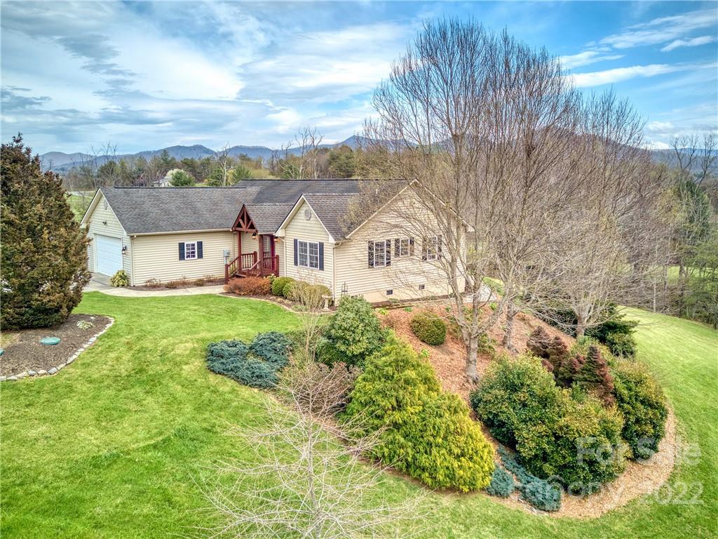 60 Gladioli Place Waynesville NC 28786