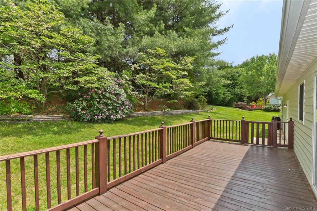 6 Orchard Place Weaverville NC 28787