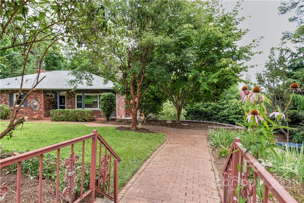 36 Clarendon Road Asheville NC 28806