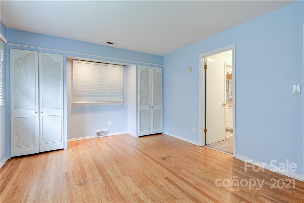 36 Clarendon Road Asheville NC 28806