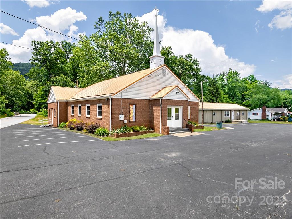 1808 Pisgah Highway Candler NC 28715