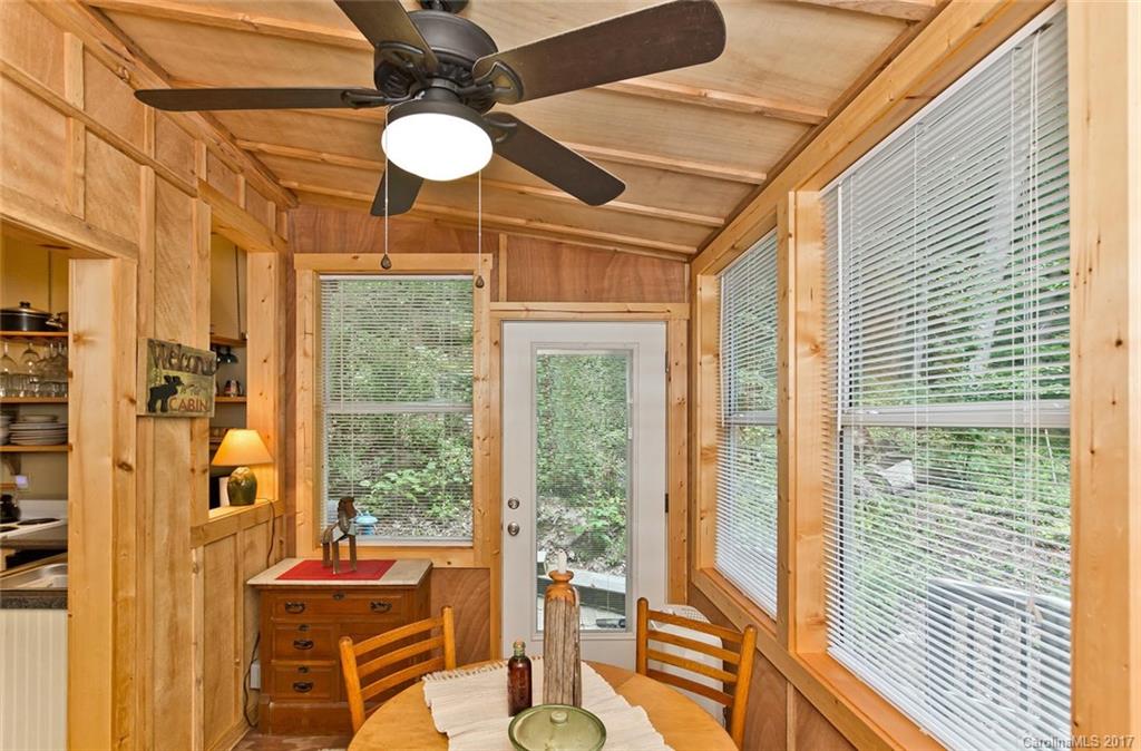287 Crow Lane Burnsville NC 28714