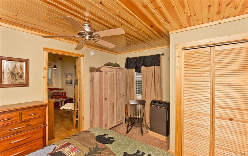 287 Crow Lane Burnsville NC 28714