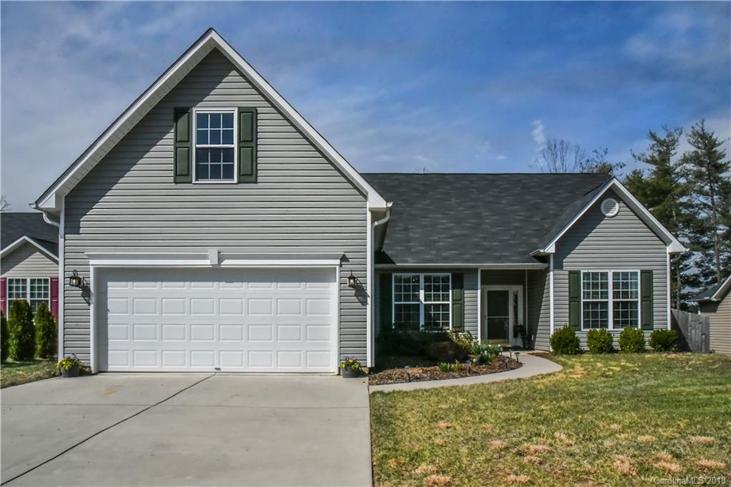 27 Woodthorn Road Weaverville NC 28787