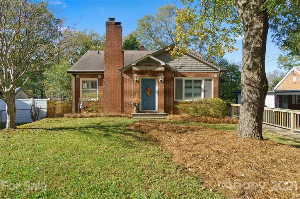 307 N Oak Street Statesville NC 28677