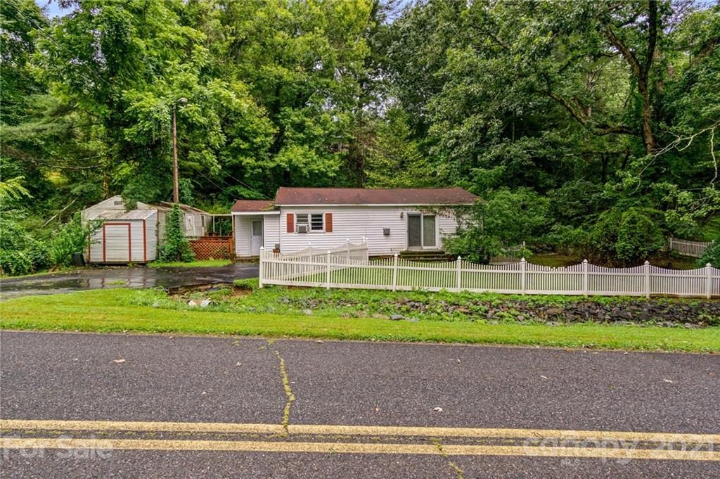125 Moffitt Branch Road Asheville NC 28805