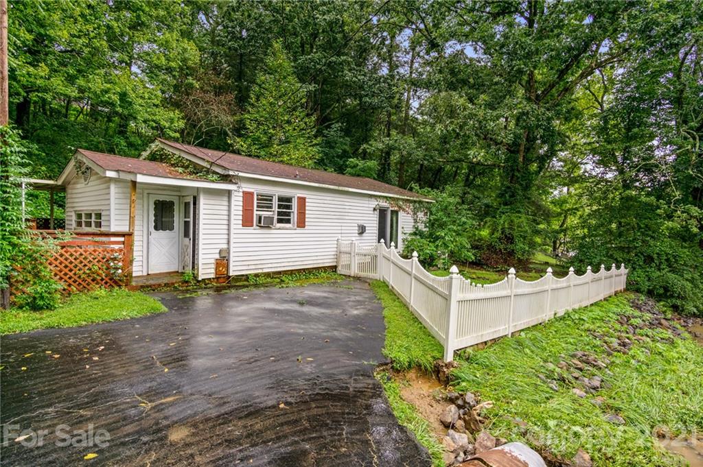 125 Moffitt Branch Road Asheville NC 28805