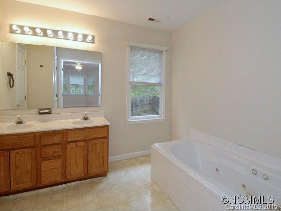 20 Sweetbriar Court Asheville NC 28803