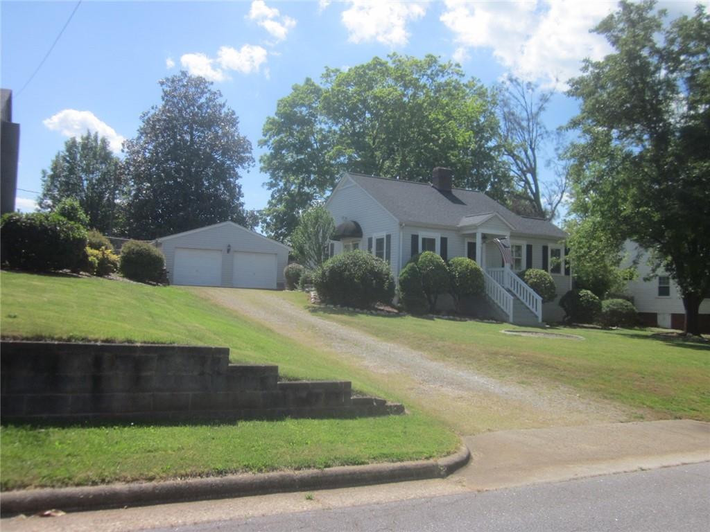 1253 11th Street Nw Hickory NC 28601