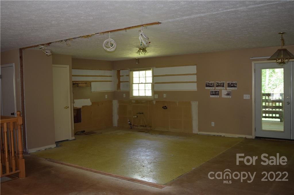 161 Foxhall Road Mills River NC 28759
