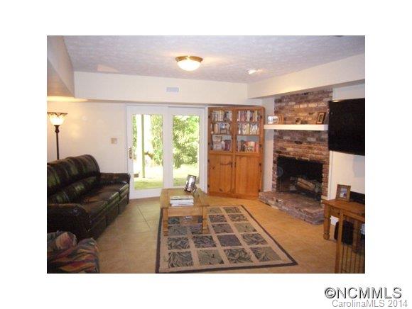 30 Red Oak Forest Road Fairview NC 28730