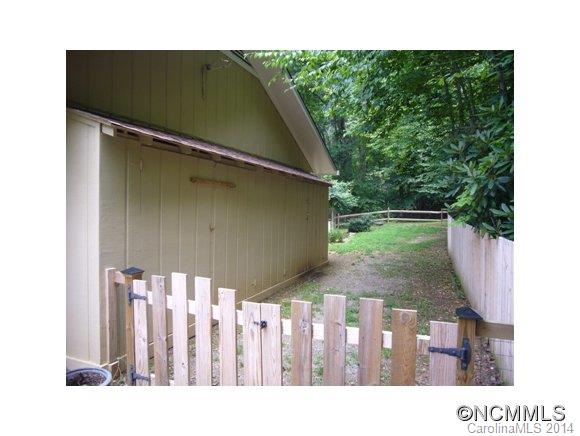 30 Red Oak Forest Road Fairview NC 28730