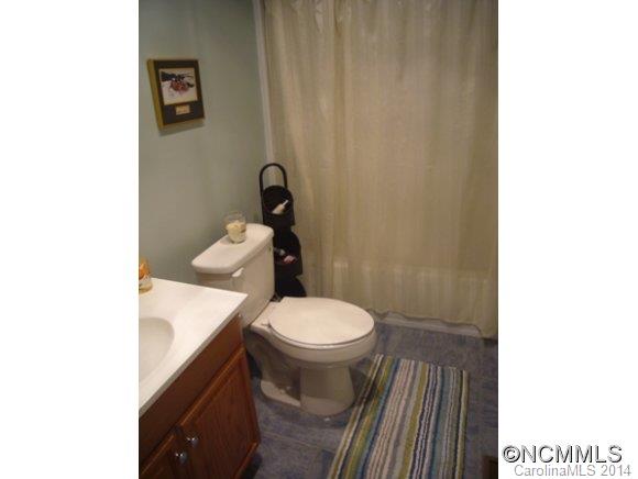 30 Red Oak Forest Road Fairview NC 28730