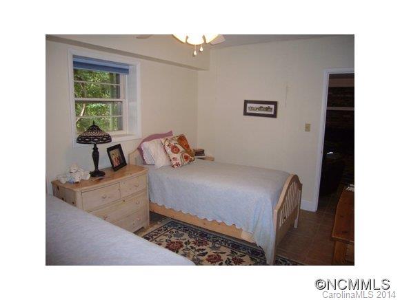 30 Red Oak Forest Road Fairview NC 28730