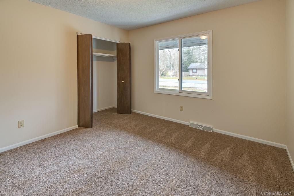 18 Golden Oaks Lane Fletcher NC 28732