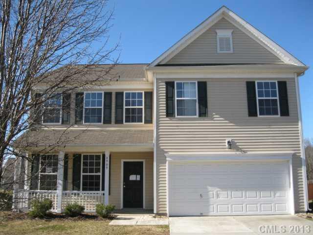 8909 Firestreak Drive Charlotte NC 28216