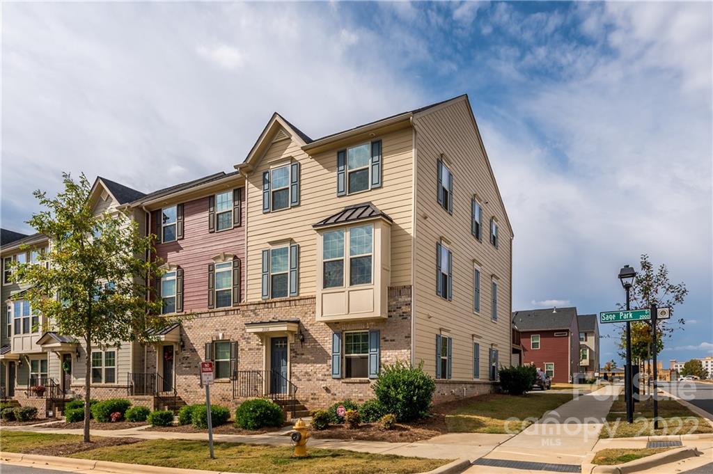 2002 Sage Park Drive Charlotte NC 28217