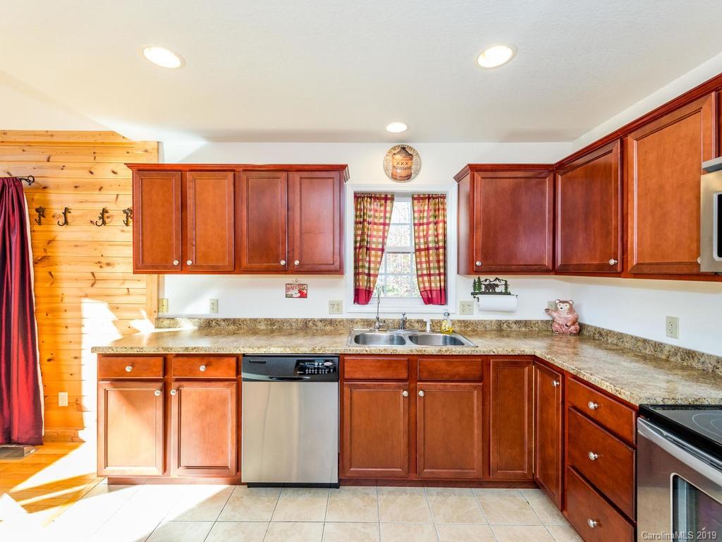 465 Blackberry Ridge Road Burnsville NC 28714