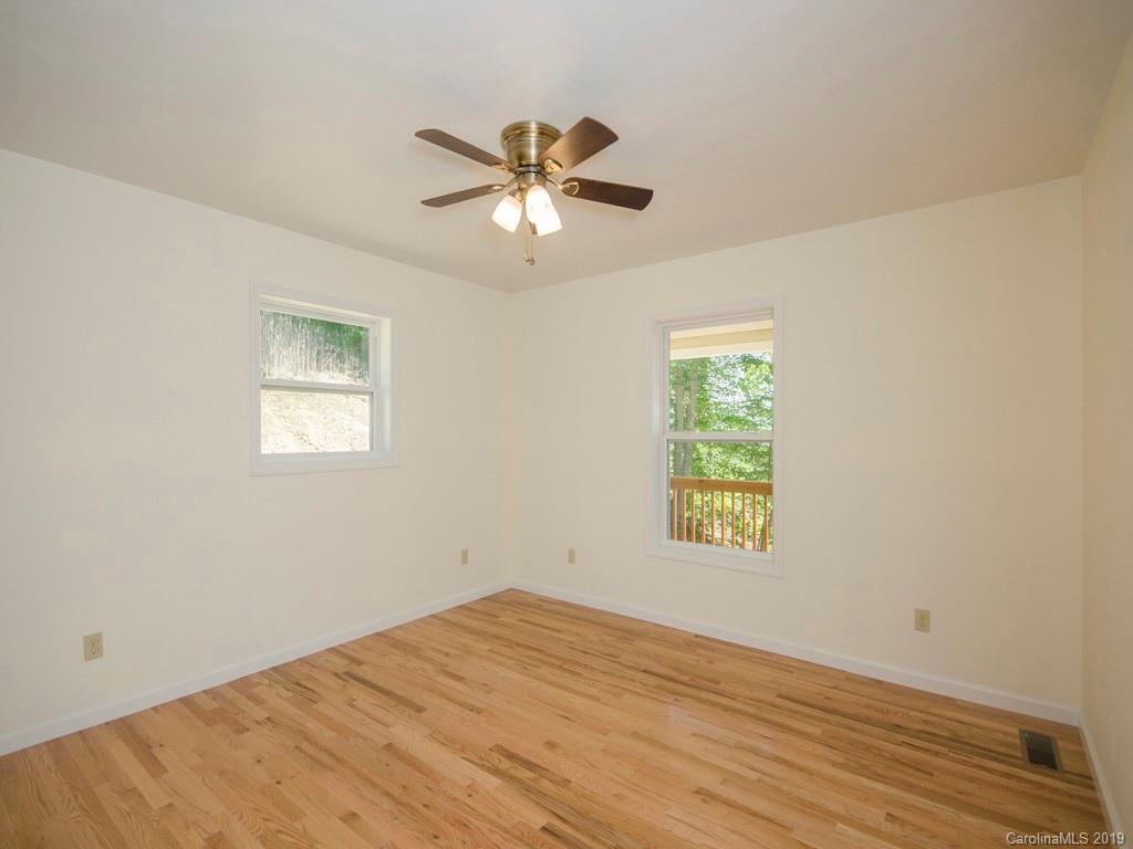 293 South Pinnacle Drive Burnsville NC 28714