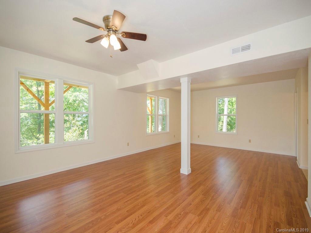 293 South Pinnacle Drive Burnsville NC 28714