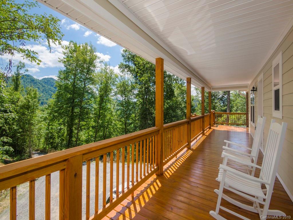 293 South Pinnacle Drive Burnsville NC 28714