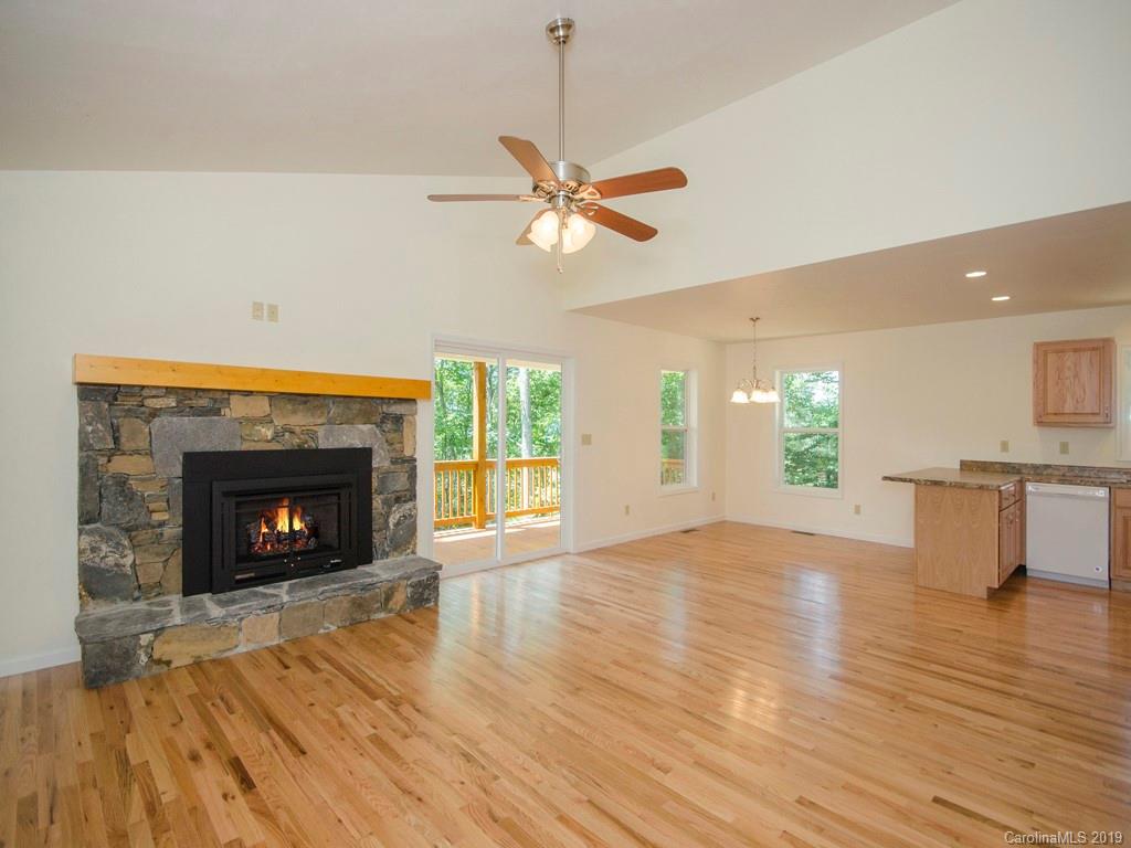 293 South Pinnacle Drive Burnsville NC 28714