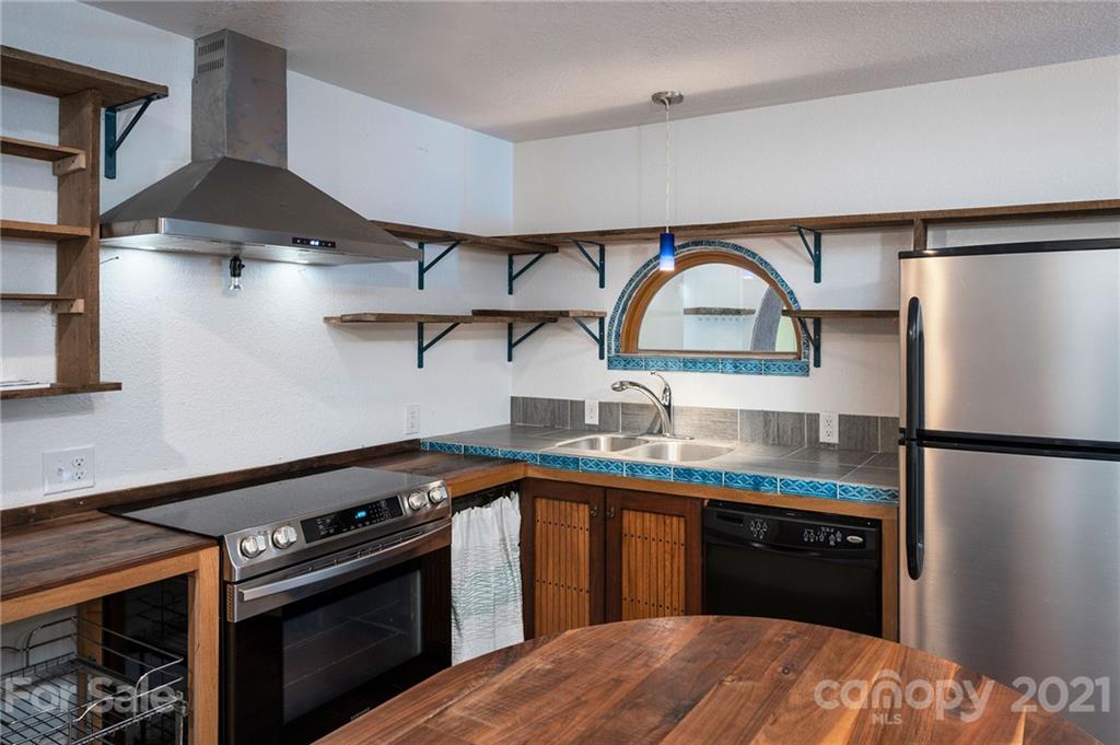 60 Will Campbell Road Swannanoa NC 28778