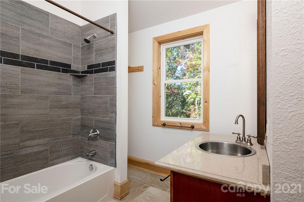60 Will Campbell Road Swannanoa NC 28778
