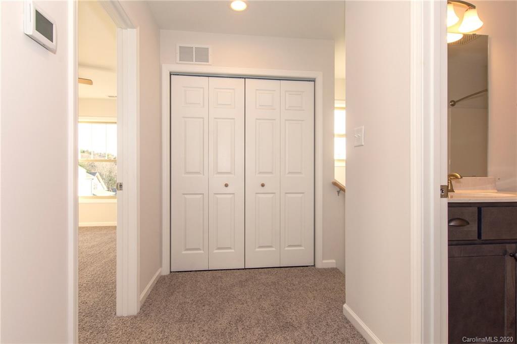 27 Yarrow Meadow Road Weaverville NC 28787