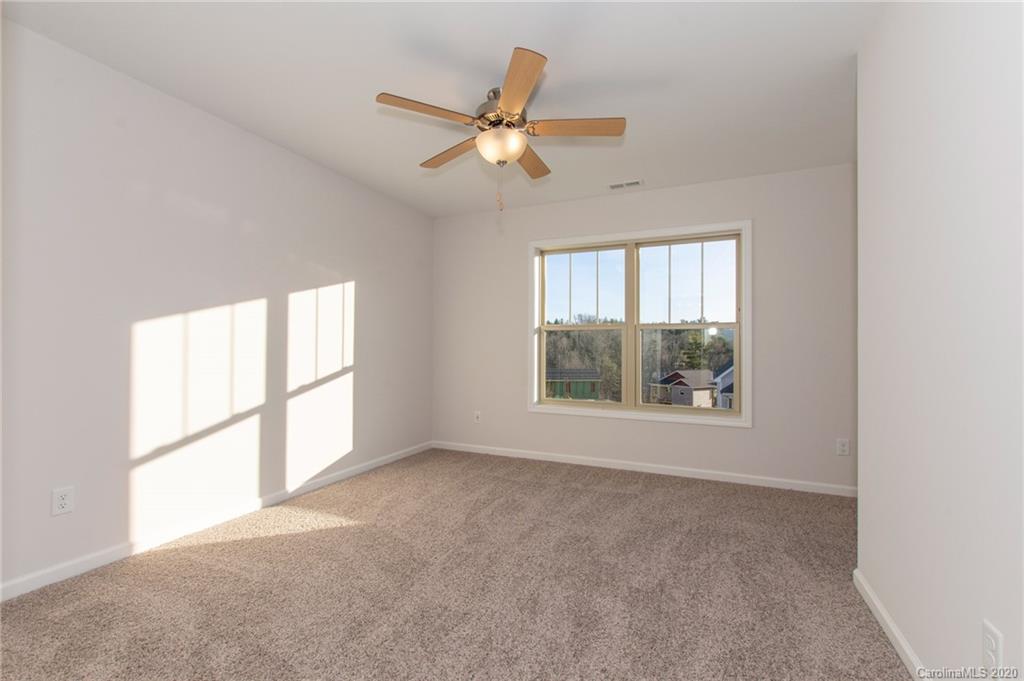 27 Yarrow Meadow Road Weaverville NC 28787
