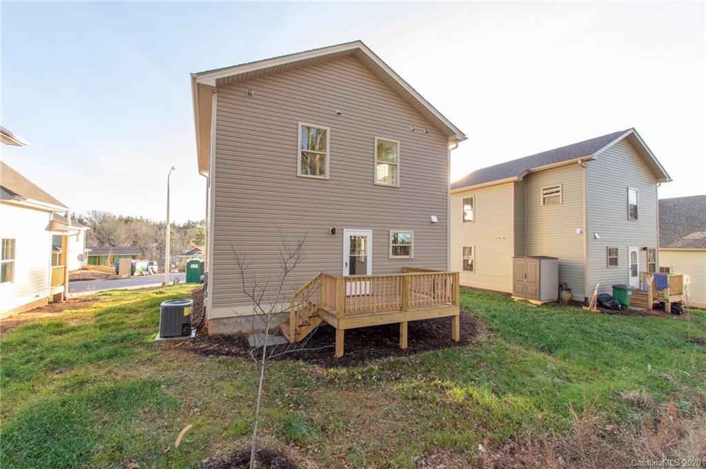 27 Yarrow Meadow Road Weaverville NC 28787