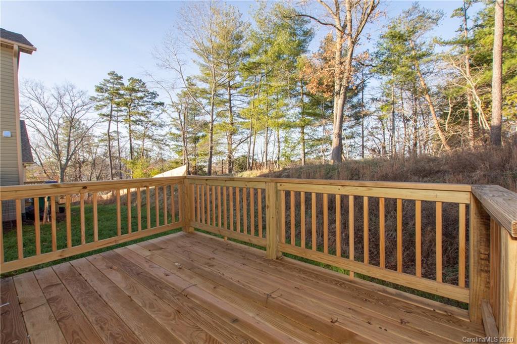 27 Yarrow Meadow Road Weaverville NC 28787