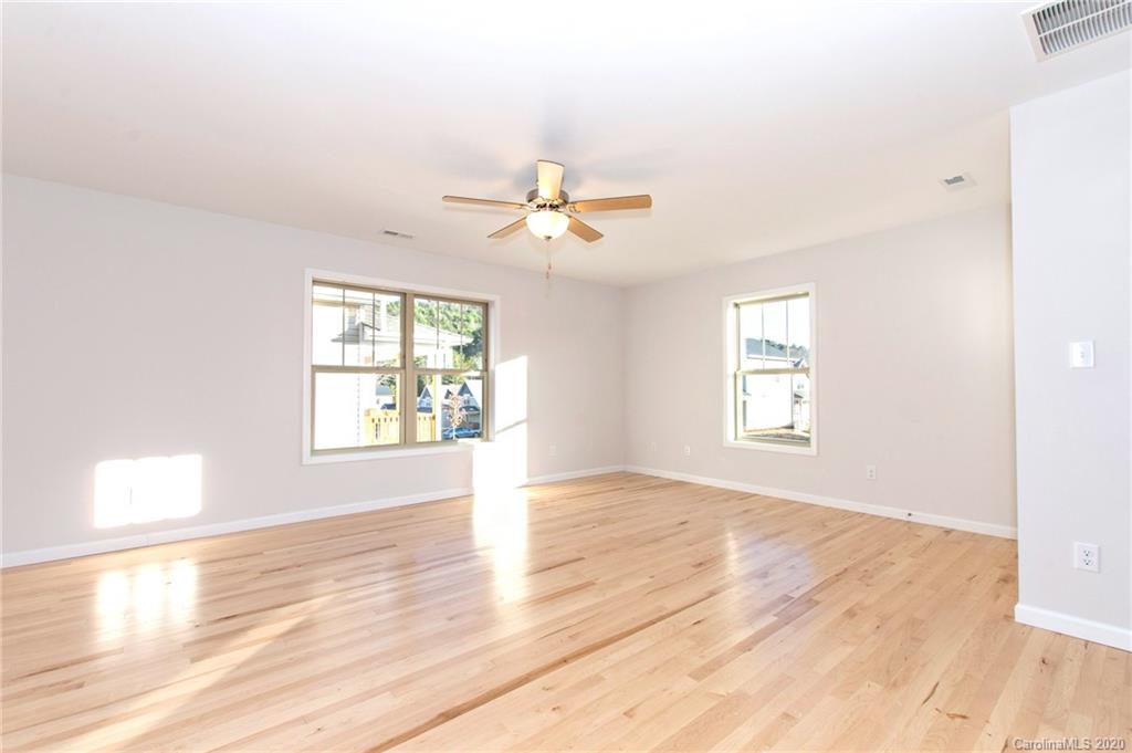 27 Yarrow Meadow Road Weaverville NC 28787