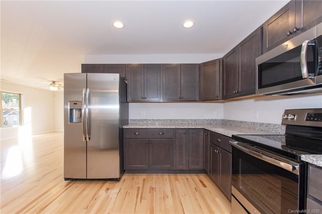 27 Yarrow Meadow Road Weaverville NC 28787