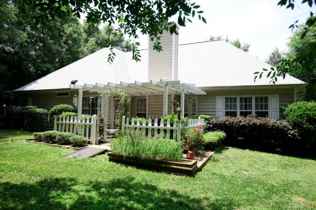 2812 Springs Drive Charlotte NC 28226