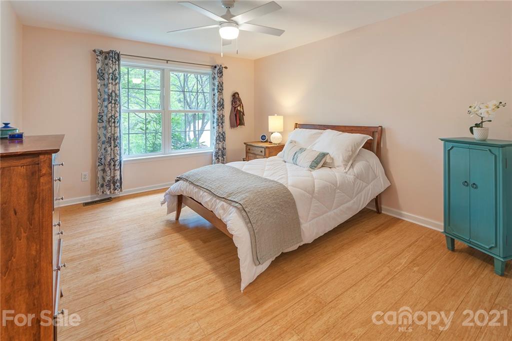 104 Forest Lake Drive Asheville NC 28803