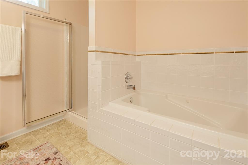104 Forest Lake Drive Asheville NC 28803