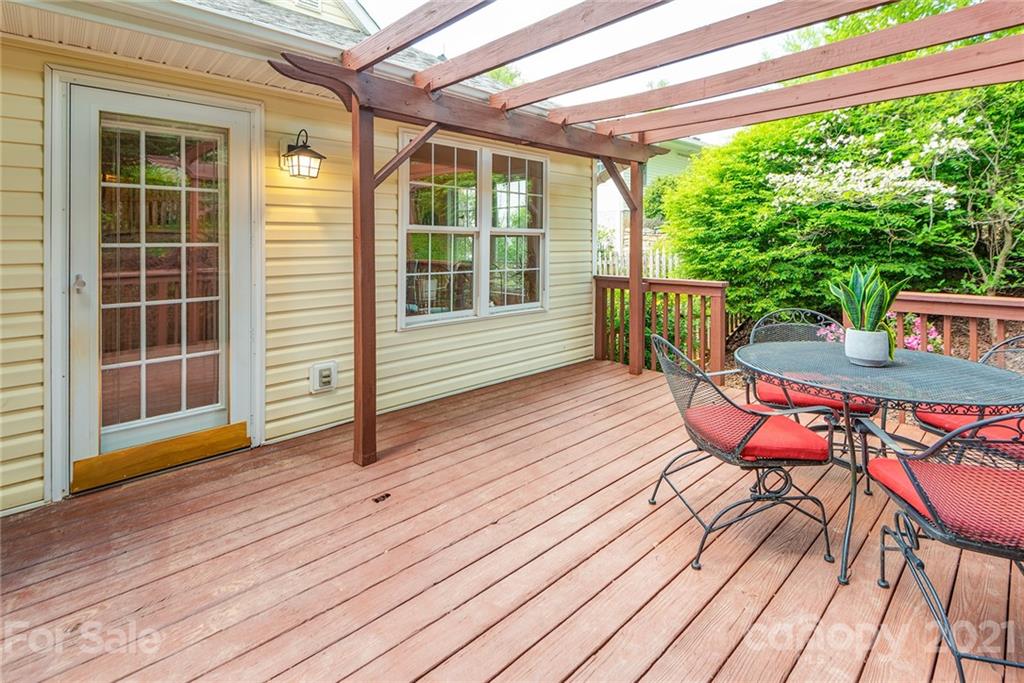 104 Forest Lake Drive Asheville NC 28803